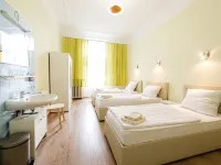 Hotel Pension Dahlem Hotels near Lichterfelde