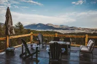 Secluded Rocky Mountain Luxury: Stunning Views & Ultimate Outdoor Escape - Chalets