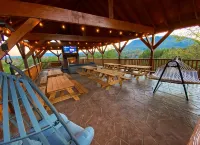 Amazing Brand New 8Bdrm Cabin-Pool-Arcades-Gazebo - 5-Star