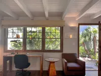 Casa Del Mar Inn Hotels near Moreton Bay Fig Tree