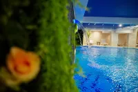 Doanesia Premium Hotel & Spa - Pools