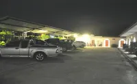 Banana Resort Sadao - parking