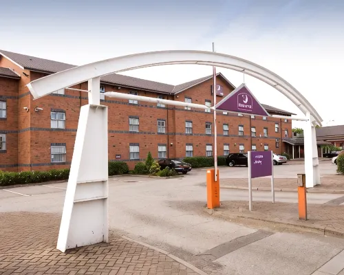 Sheffield (Arena) Hotels near FlyDSA Arena