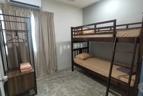 Mahkota Cheras 3R 2parking 8pax Comfy Sofa&Bed - Parking