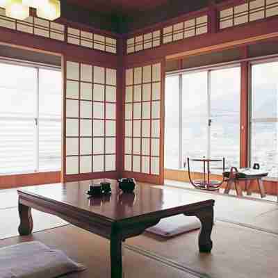 割烹旅館志水 Rooms
