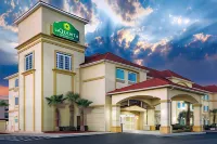 La Quinta Inn & Suites by Wyndham Kingsland/Kings Bay Hotels near Pilot Travel Center