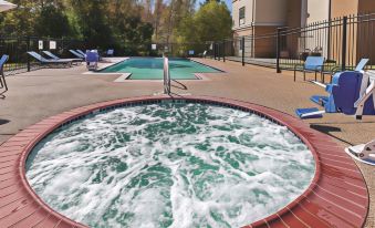 La Quinta Inn & Suites by Wyndham Palestine