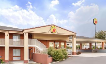 Super 8 by Wyndham Salina/Scenic Hills Area