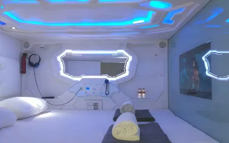 Shakti Capsule Hotel Jakarta Отели рядом с достопримечательностью «Lion Air Tower»