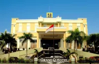 Grand Q Hotel Gorontalo Hotel dekat Masjid Al-Mubaraq