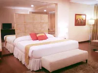 People's Hotel Hotels near Timezone Robinsons Iloilo