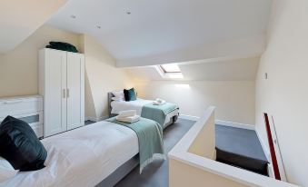 StayZo Westminster Stylish House Accommodation