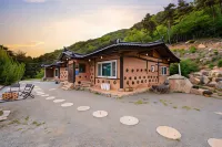 Hapcheon May23 Pension (New Construction, Private House, Hanok Sensibility Stay) Các khách sạn ở Hapcheon