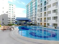 Spacious 36Sqm Studio with 65" TV Netflix Karaoke and Pool Access Near Airport and Samal Ferry Hotels in 