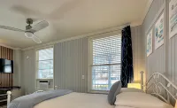 Harborage Inn on the Oceanfront Hotels in Boothbay Harbor