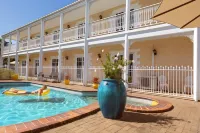 White Lace Motor Inn Mackay Hotels in South Mackay