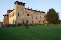 AGRITURISMO CASTELLO BECCARIA Hotel in zona Monumento ai Caduti - Cecima (pv)
