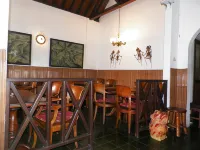 Bladok Hotel & Restaurant Hotels in Gedong Tengen