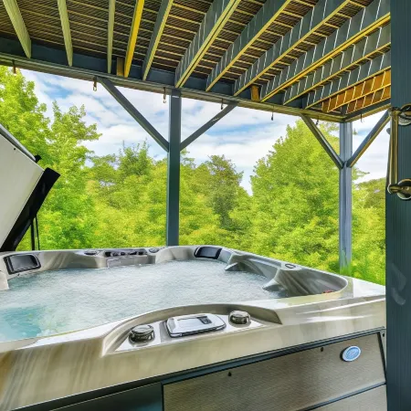 Nebo Home w/ Hot Tub: Wheelchair Accessible