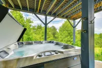 Nebo Home w/ Hot Tub: Wheelchair Accessible - 3-Star