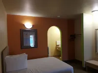 Sunbridge Inn & Suites Hotel di Zapata