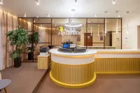 Aura Aquarelle Hotel