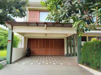 Twin Guest House Grand Wisata Hotels in South Tambun