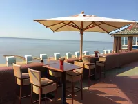 Strandhotel Seenelke Hotels in Tossens