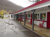 A Holiday Motel - Maggie Valley