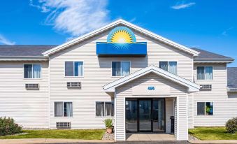 Days Inn by Wyndham Neenah