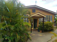 Roots Cafe Rooms
