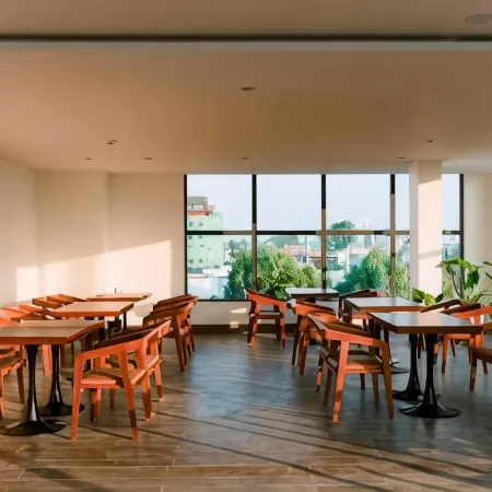 LuckyStar Hotel
