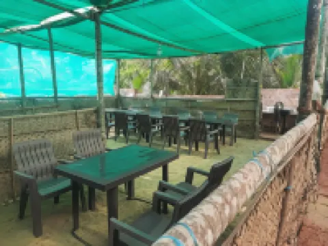 Raapan Beach Resort Hoteles en Malvan