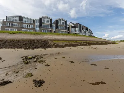Unique Apartment Located on the Oosterschelde and Marina of Sint Annaland Các khách sạn ở 