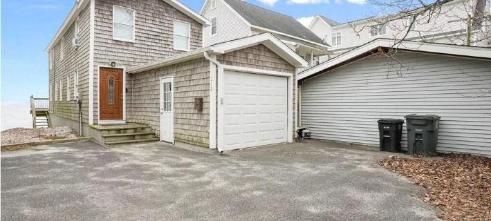 Cozy Ocean Front Retreat with Private Beach! Hotels in Milford