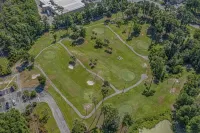 3 Bed 2 Bath Condo, 1 Mile to Beach, Sleeps 8  2X Pools, Golf, Gym, Elevator