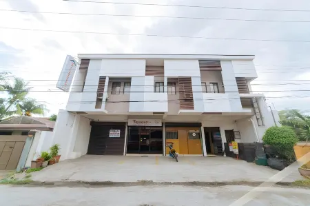 RedDoorz Near New Government Center Отели в г. Западный Негрос