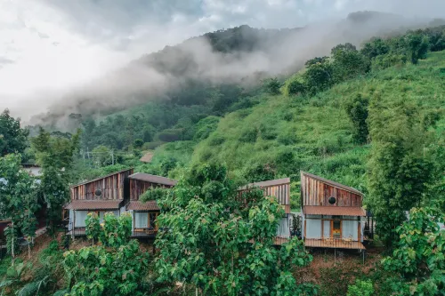 Kiri Vari Art Gallaria Resort Hotels in Amphoe Bo Kluea