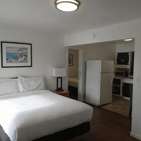 Blue Coast Inn & Suites