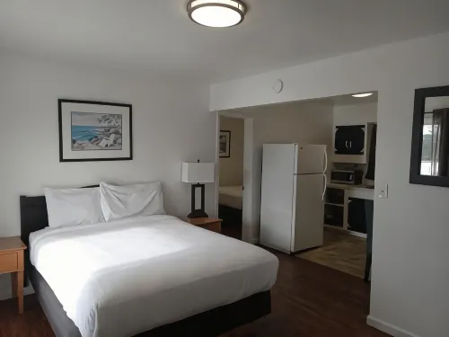 Blue Coast Inn & Suites - 2 stjerner