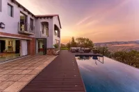 Mount High Luxury Country Estate - Villas