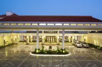 Jaypee Greens Golf and Spa Resort Hotel in zona The Stellar Gymkhana