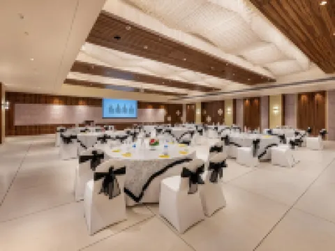 Golden Tulip Goa Candolim Hotels in Candolim