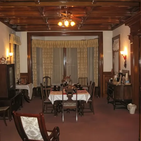 Olde Judge Mansion B&B