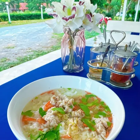 The Golden View Resort Suan Phueng