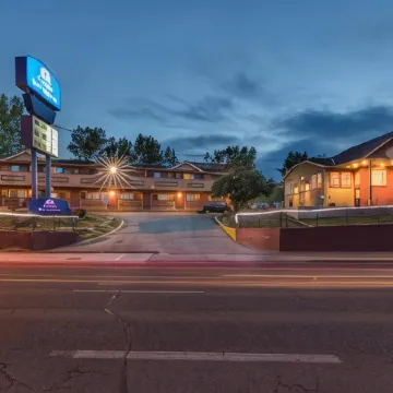 Canadas Best Value Inn Chinook Station