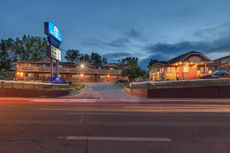 Canadas Best Value Inn Chinook Station