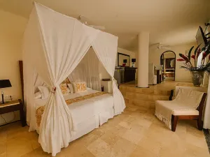 Tentaciones Hotel & Lounge Pool - Adults Only