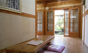 Happiness Full Hanok Guesthouse