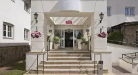 Airport Inn Manchester Hotels in 